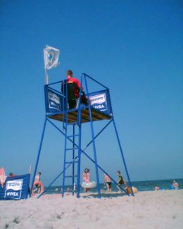 Vorschau: Strand von Pobierowo mit Bademeister
